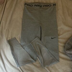Nike Woman’s Gray Leggings